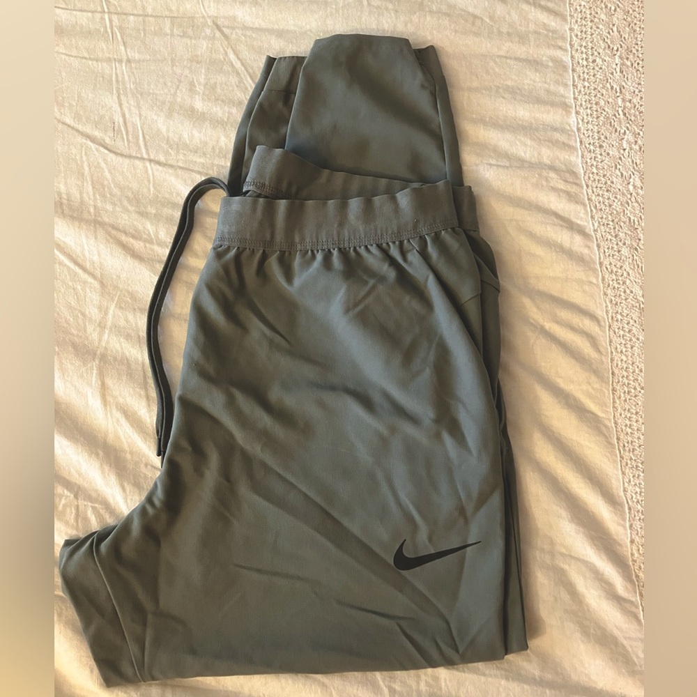 Nike Drifit joggers
